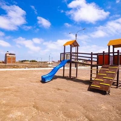 VENTA DE CASA DE 3 PISOS EN URB. LOS FICUS - PIMENTEL